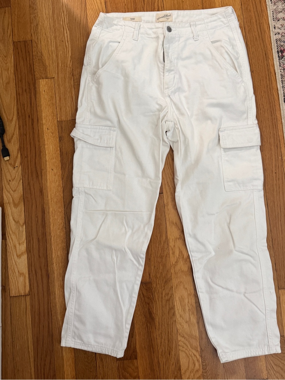 Universal Thread White Cropped Cargo Pants
